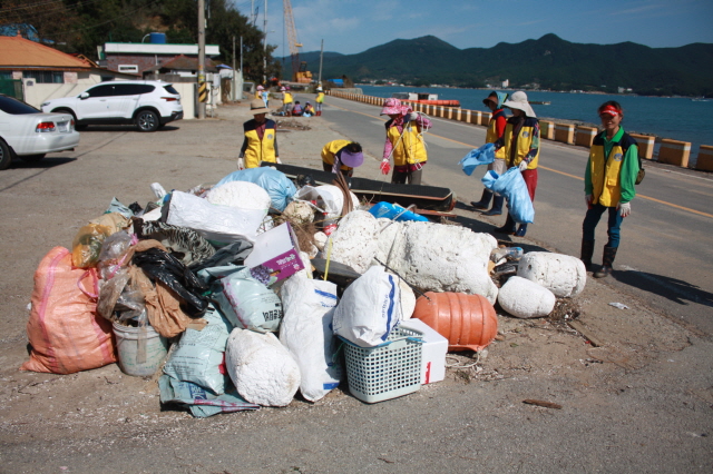 통영환경운동연합, 해양쓰레기 정화작업 펼쳐